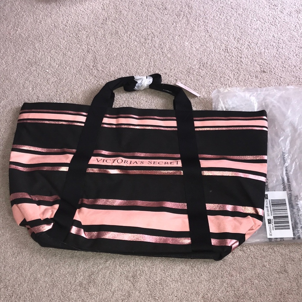 NWT VS TRAVEL BAG